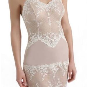 Wacol nude and cream slip Med